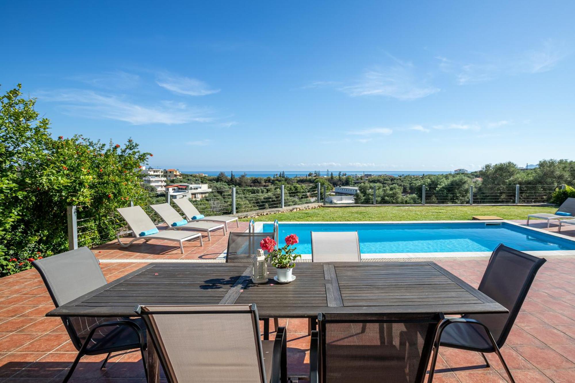 Dimitra Apartment With Private Pool And Sea View -The Ground Floor Of A Two Storey Building Daratsos Bagian luar foto